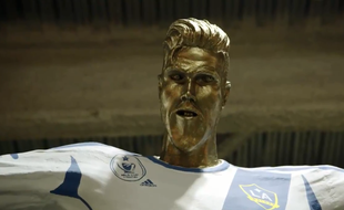 L'ignoble fausse statue de David Beckham