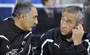 Bayonne, 13e du Top 14 de rugby, a officialisé mercredi le recrutement annoncé, à partir de la saison prochaine, des actuels entraîneurs d'Agen Christian Lanta et Christophe Deylaud, qui devraient s'engager pour trois ans, avec une quatrième année en option.