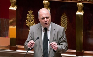 Le président du groupe PS, Bruno Le Roux, le 12 mai 2016 à l'Assemblée nationale à Paris