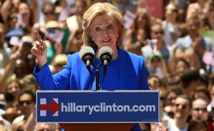 Hillary Clinton, ex-secrétaire d'Etat démocrate et candidate aux primaires américaines, le 13 juin 2015 à Roosevelt Island à New York