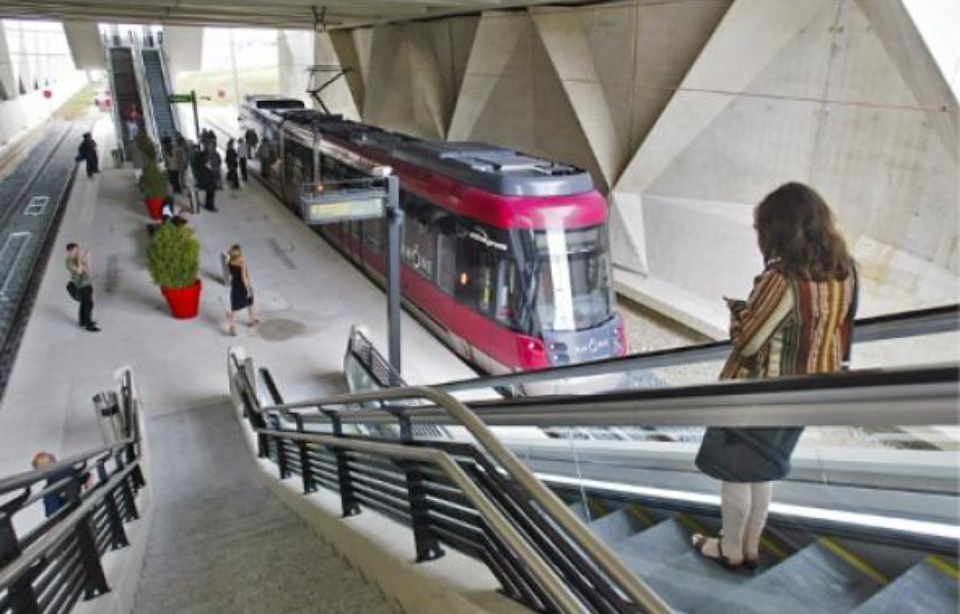 La liaison Rhônexpress a désormais son terminus à l'aéroport de Lyon SaintExupéry La liaison Rhônexpress a désormais son terminus à l'aéroport de Lyon SaintExupéry