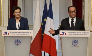 La Première Ministre polonaises et le Président français ont appelé dans une conférence de presse commune à des négociations de paix.