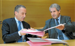 H. Proglio et P. Richert ont signé, hier, une convention sur le développement.