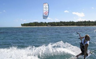 Séance de Kitesurf, à l'île Maurice.