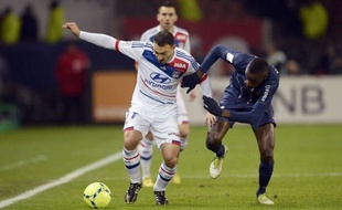 Après le titre honorifique de champion d'automne virtuellement acquis par le PSG à Brest (3-0), vendredi, Lyon et Marseille, qui reçoivent Nice et Saint-Etienne, tenteront de terminer l'année civile en beauté et de s'accrocher aux basques du leader, samedi et dimanche lors de la 19e journée de L1.