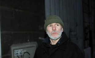 La cour d'appel de Paris a refusé jeudi de rendre sa semi-liberté au cofondateur du groupe armé d'extrême gauche Action directe (AD) Jean-Marc Rouillan, un régime qui lui avait été retiré en octobre à la suite d'une interview controversée à L'Express, ont annoncé ses avocats.