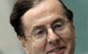 Le parquet de Paris considère en revanche que les charges sont suffisantes pour renvoyer devant le tribunal les quatre autres protagonistes du dossier, parmi lesquels l'ancien vice-président d'EADS, Jean-Louis Gergorin, qui a reconnu être le corbeau qui a adressé les faux listings au juge Renaud van Ruymbeke.