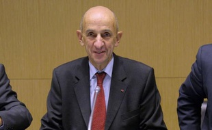 La France a un "vrai problème de productivité" du travail qui ne favorise pas la croissance et nécessite des investissements, a estimé vendredi Louis Gallois, auteur du rapport sur la compétitivité des entreprises.