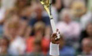 Le principal challenger de Roger Federer, Rafael Nadal, a souffert en début de match mais a passé son premier écueil, le jeune Letton Ernests Gulbis (5-7, 6-2, 7-6, 6-3), plus jeune joueur du Top 50 à 19 ans.