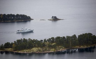 Une corvette suédoise patrouille dans l'archipel de Stockholm, le 19 octobre 2014