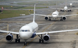 Des chercheurs transforment du CO2 en carburant pour avions