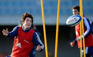 Les entraîneurs du XV de France ont décidé de titulariser le demi de mêlée Maxime Machenaud et l'ouvreur Frédéric Michalak à la charnière pour affronter l'Australie samedi au Stade de France en ouverture des test-matches d'automne.
