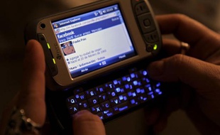 L'addiction à l'internet et en particulier aux réseaux sociaux fait des ravages en Argentine, pays le plus connecté d'Amérique latine où le nombre de consultations dans des centres spécialisés a doublé en 2011.