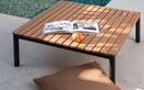 Besoin d’une nouvelle table pour vos soirées d’été ? Ce modèle carré en eucalyptus est à -40 % chez Alinéa !