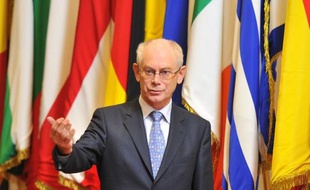 Les dirigeants européens se réunissent jeudi à Bruxelles pour un sommet à l'issue très incertaine sur le budget 2014-2020, tant les divisions sont profondes au sein d'une Union européenne en pleine crise.