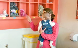 L'enfant de 2 ans et demi s'est retrouvé seul un temps indéterminé (photo d'illustration).