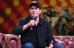Charlie Sheen révèle son astuce pour rester sobre depuis huit ans