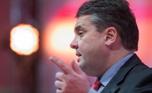 Berlin veut freiner les subventions des énergies renouvelables et enrayer la hausse des prix de l'électricité pour préserver la compétitivité de son industrie, mais met ainsi en péril aux yeux de beaucoup la transition énergétique du pays.