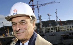 Le président Nicolas Sarkozy a annoncé la construction en France d'une deuxième centrale nucléaire EPR, à Penly (Seine-Maritime), à laquelle GDF Suez sera associé pour une part minoritaire aux côtés d'EDF. "D'autres partenaires désireux de partager l'investissement et l'approvisionnement électrique seront invités à y participer", a précisé l'Elysée.