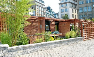 Cuisine high tech, chambre à coucher contemporaine, jardin potager bio, la maison AA Natura a de quoi séduire.