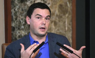 L'économiste français Thomas Piketty, lors d'une conférence de presse à Tokyo, le 31 janvier 2015
