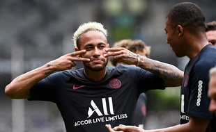 Neymar et Mbappé, à l'entraînement à Shenzhen.