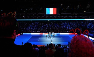 La minute de silence avant le match du Masters Djokovic-Nishikori, le 15 novembre 2015.