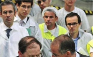 Hervé Novelli et Jean-Pierre Bagard en visite à l'usine de Castanet, hier.
