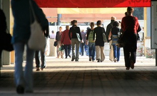 Etudiants se rendant en cours sur le campus de l'Université du Mirail