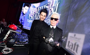 Baptiste Giabiconi et Karl Lagerfeld en 2015.