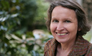 Portrait de Catherine de Wenden, directrice de recherche au CERI sur les migrations.