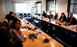 Syndicats et représentants du Medef lors des négociations sur l'assurance chômage le 1 février 2017