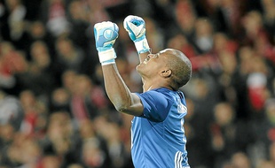 Vincent Enyeama, invaincu depuis neuf matchs et demi, est en train de se faire un nom dans le championnat.