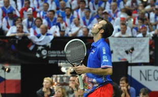 La République tchèque a battu l'Espagne 3 victoires à 2 et a remporté sa première Coupe Davis, grâce au succès de Radek Stepanek face à Nicolas Almagro 6-4, 7-6 (7/0), 3-6, 6-3, dans le dernier simple de la 100e finale de cette compétition, dimanche à Prague