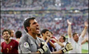 Le Portugal a retrouvé la voie des demi-finales d'une Coupe du monde de football, quarante ans après sa seule apparition à ce niveau, en dominant une Angleterre réduite à dix (0-0 a.p., 3-1 t.a.b.) en quarts de finale du Mondial-2006, samedi à Gelsenkirchen.