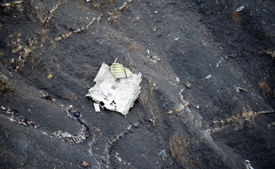 Photo des lieux du crash de l'A320 de Germanwings dans les Alpes, le 25 mars 2015.