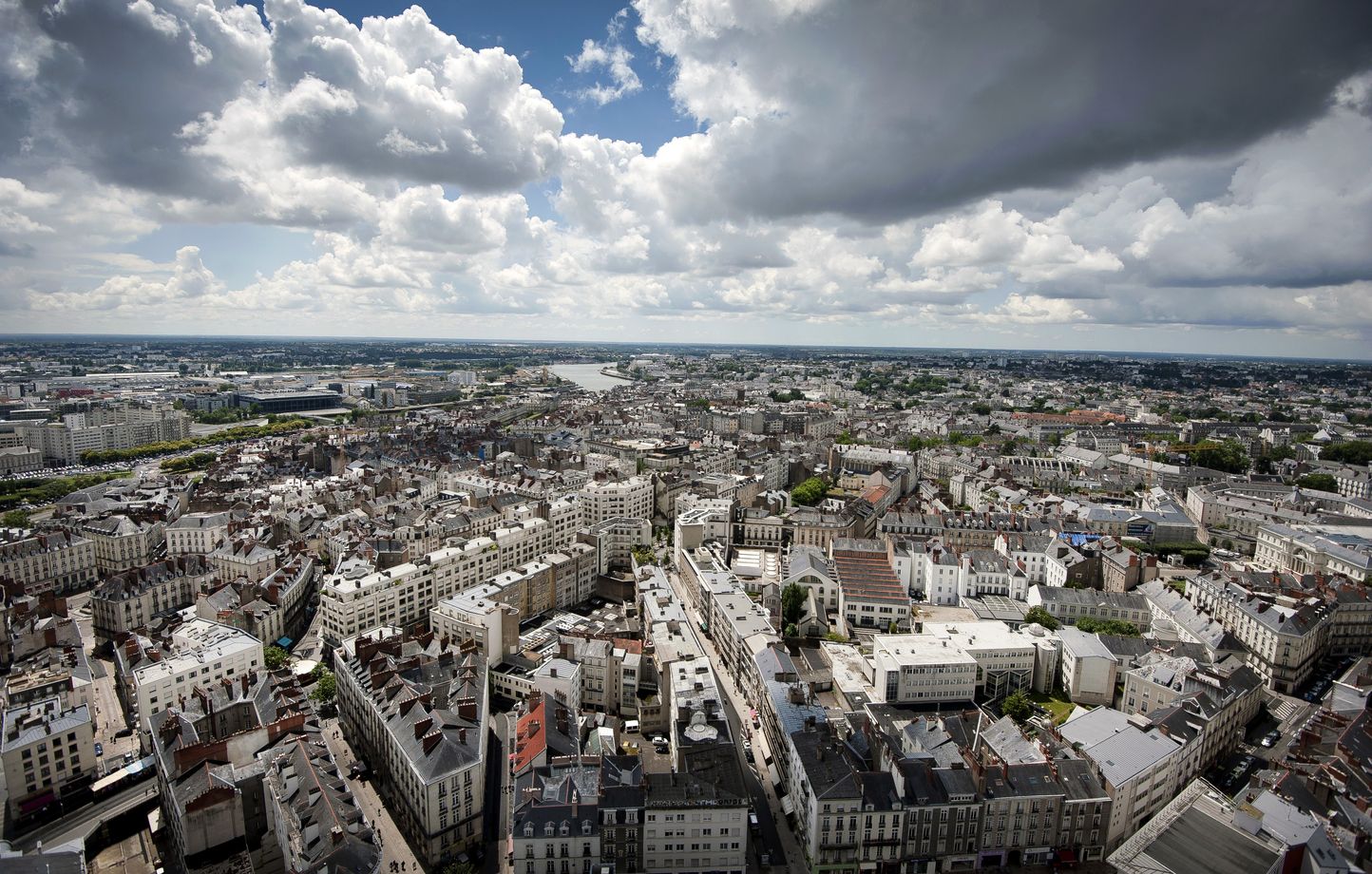 La ville de Nantes, vue du haut de la Tour Bretagne.