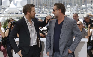 Ryan Gosling et Russel Crowe font les pitres lors du photocall ce dimanche 15 mai 2016.