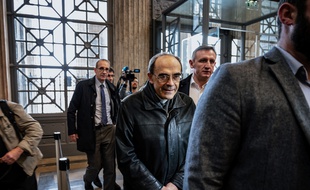 Le cardinal Barbarin à son arrivée à la cour d'appel de Lyon.