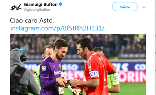 Gianluigi Buffon rend hommage à Davide Astori, décédé le 4 mars 2018.