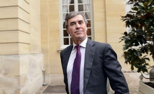 Une enquête préliminaire pour blanchiment de fraude fiscale a été ouverte mardi par le parquet de Paris afin de vérifier si Jérôme Cahuzac a détenu un compte en Suisse, fragilisant le ministre délégué au Budget qui a toujours nié ces accusations révélées par Mediapart.