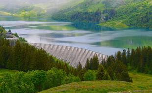 Le barrage de Roselend, dans le beaufortin, n'est que l'un des 1,2 million d'obstacles fluviaux estimés en Europe