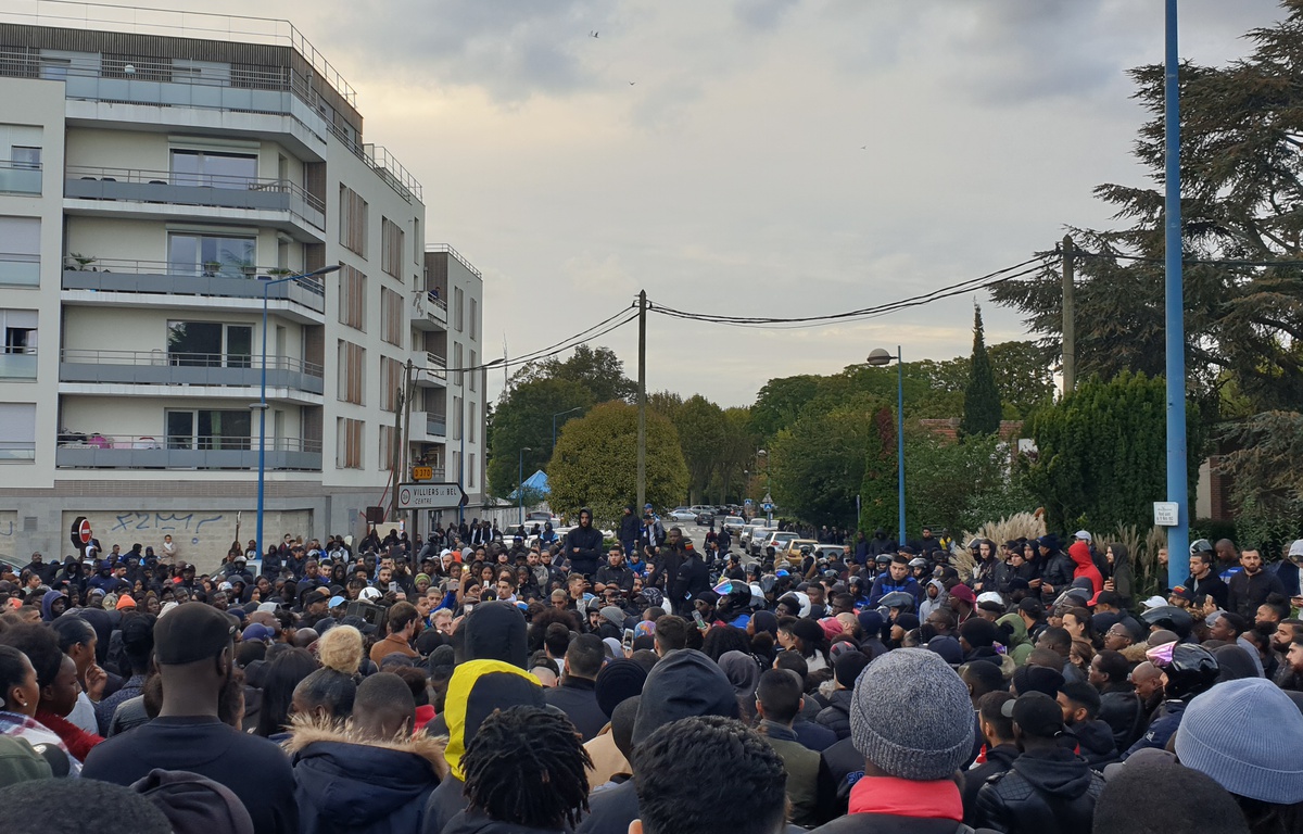 16 Place Du 19 Mars 1962 Villiers Le Bel Faits divers : la marche silencieuse pour Ibrahima Ba réuni près de 1 000  personnes