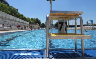 Lyon, le 17 Juillet 2014
Le centre nautique du Rhone a ouvert ses portes le 17 juillet 2014, apres 9 mois de travaux. L'établissement, qui avait ete le theatre en 2013 de nombreux incidents et debordements, a connu une ouverture beaucoup plus calme.