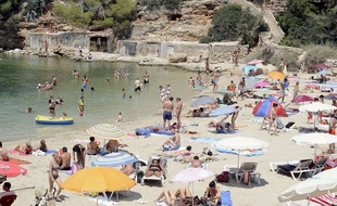La plage de Cala Gracio à Ibiza.