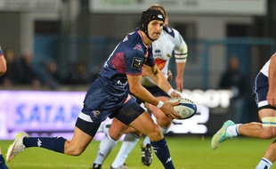 Romain Lonca, le demi d'ouverture de l'UBB, lors du match entre Agen et Bordeaux-Bègles, le 16 octobre 2015. AFP PHOTO / NICOLAS TUCAT