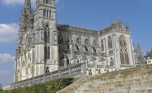 La basilique Notre-Dame de La Chapelle-Montligeon.