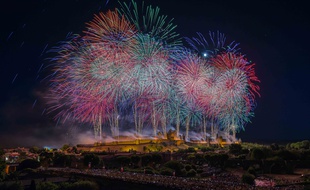 Lors du feu d'artifice du 14-Juillet 2019 à Carcassonne réalisé par l'entreprise toulousaine de pyrotechie Ruggieri.