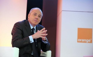 Le PDG de France Télécom/Orange Stéphane Richard se dit prêt à réduire sa rémunération d'un tiers, pour la faire passer sous la barre du million d'euros annuels, si la loi instaurant une taxe à 75% sur la fraction du salaire supérieure à ce montant devait être votée.