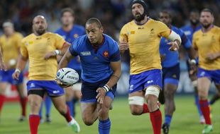 Le centre toulousain du XV de France Gaël Fickou lors du match de Coupe du monde contre la Roumanie, le 23 septembre 2015 au Stade olympique de Londres.